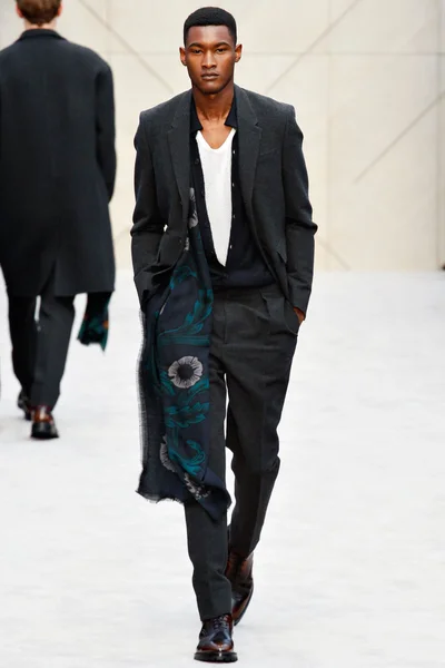 Look 25
